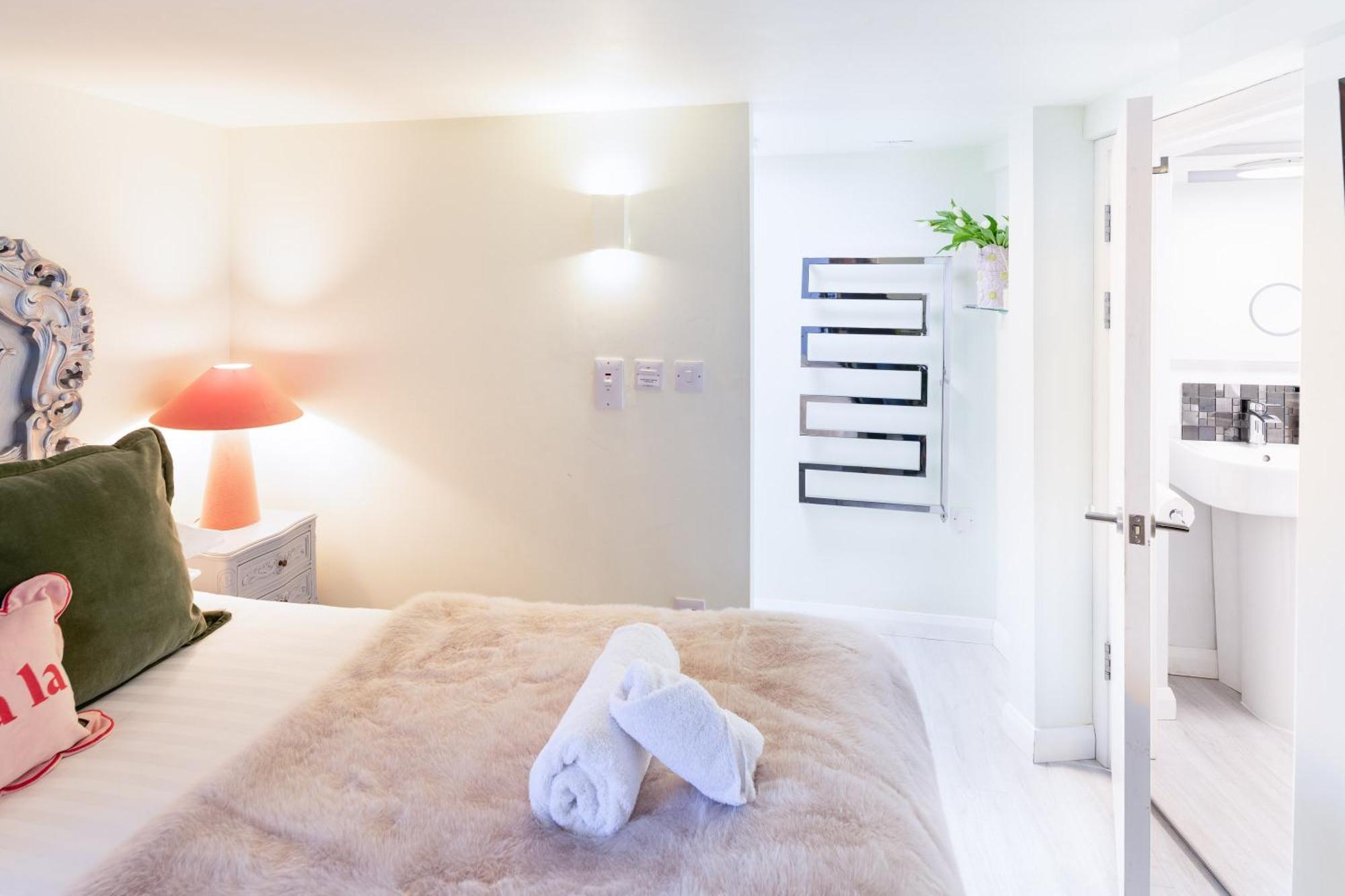 Gorgeous Boutique Flat Sleeps 2 In Lyme Regis Villa Exterior photo